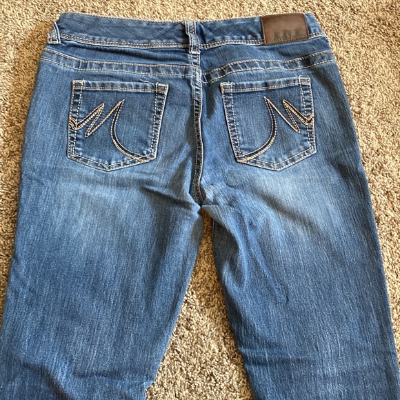 Maurices Jeans 5/6 Short - Picture 6 of 6